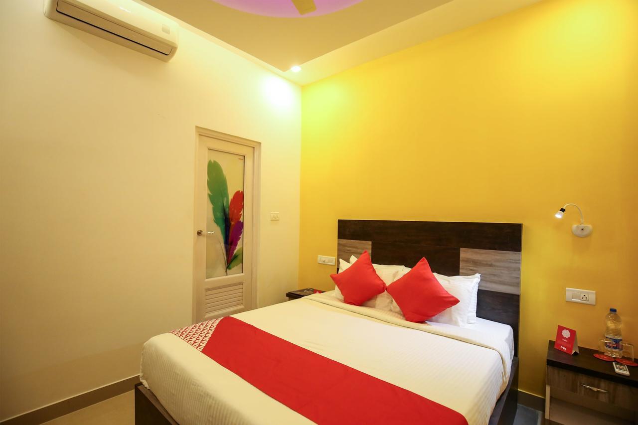 Oyo 10152 Rail View Residency Hotel Alappuzha Luaran gambar