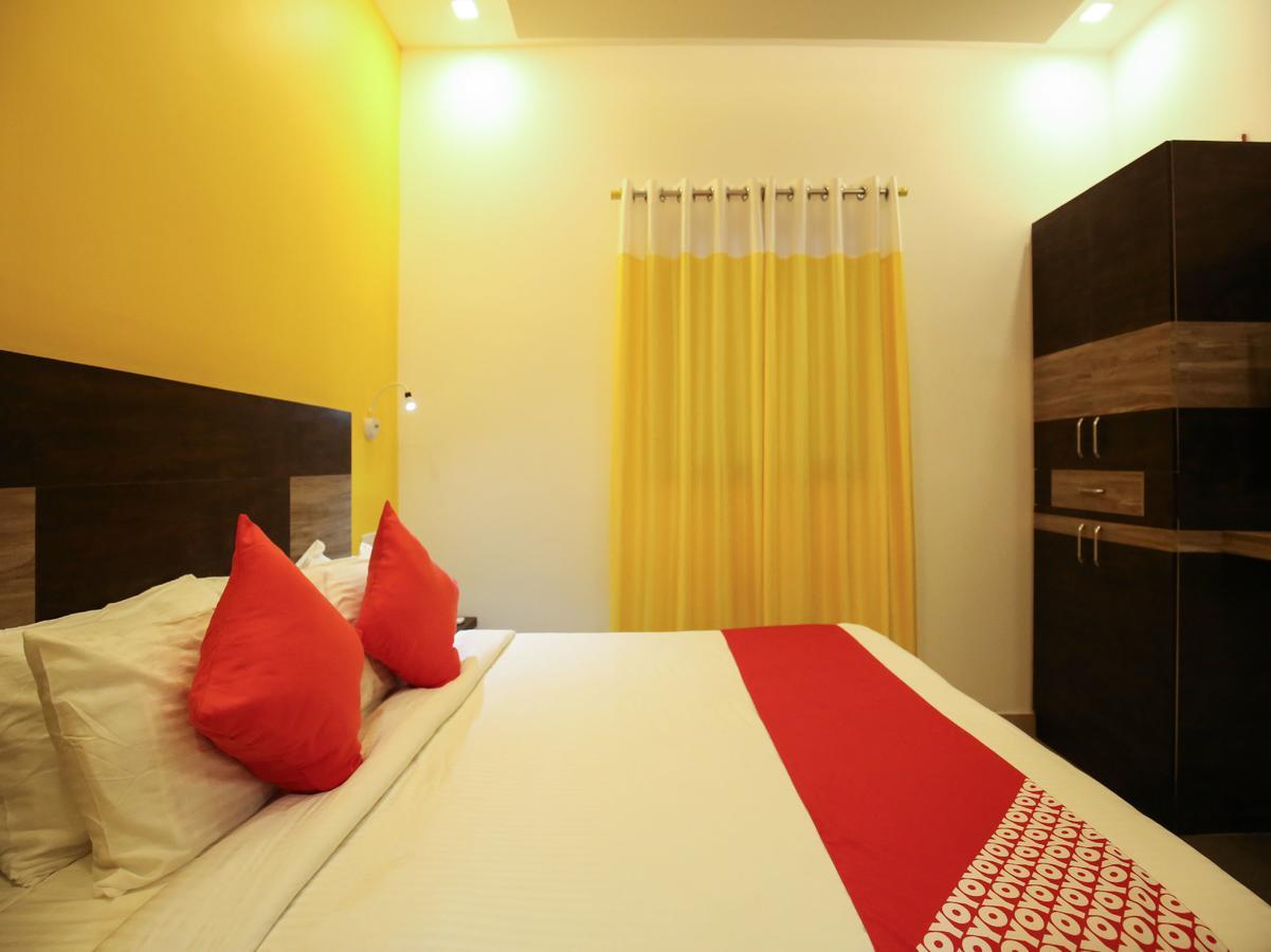 Oyo 10152 Rail View Residency Hotel Alappuzha Luaran gambar