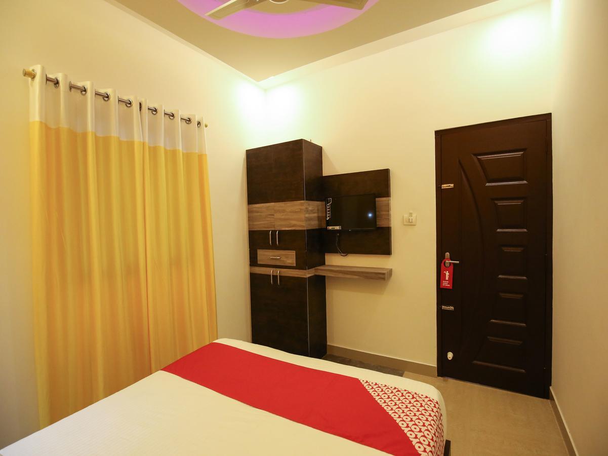 Oyo 10152 Rail View Residency Hotel Alappuzha Luaran gambar